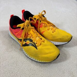 Saucony Fastwitch Women’s Running Shoes Size 8 Used Athletic Neon Light weight